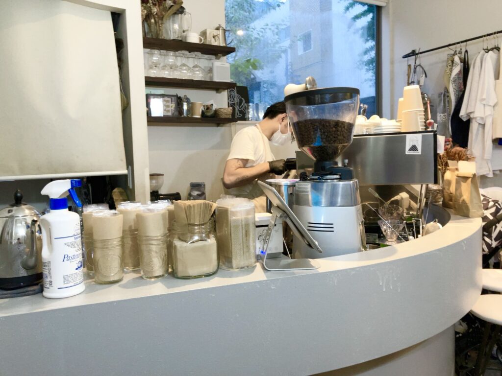 Ryumon Coffeestandの1F内観