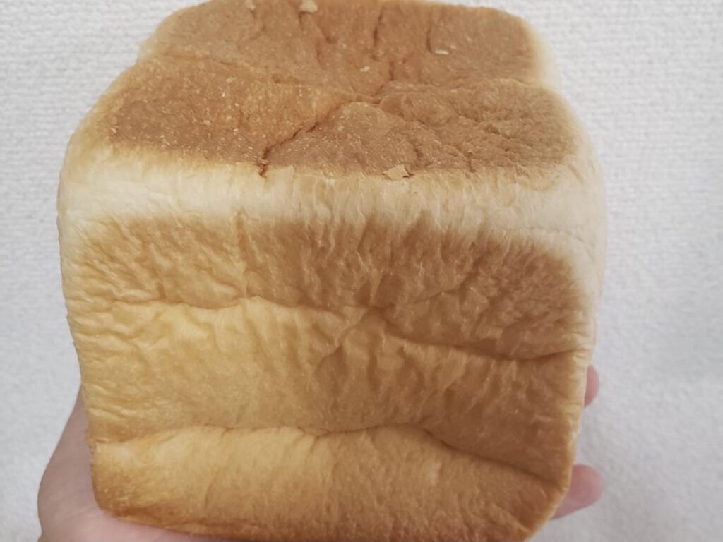 手のひらの上の高級「生」食パン